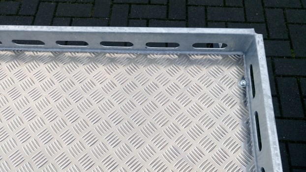 Tohaco-aluminum-tread-plate-deck-overlay-6