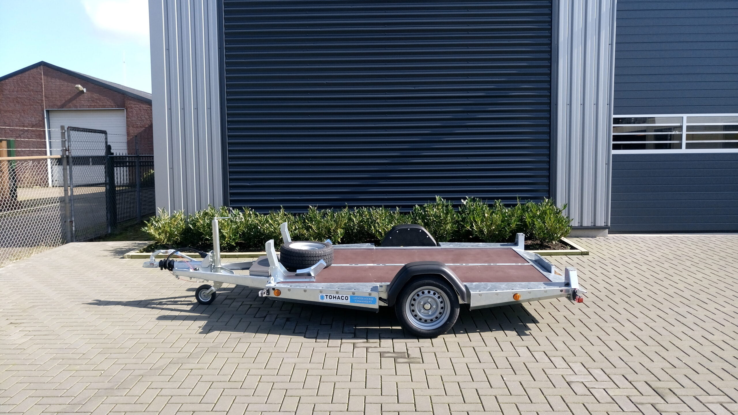 Motor trailer voor vervoer van 2 motoren - Tohaco 